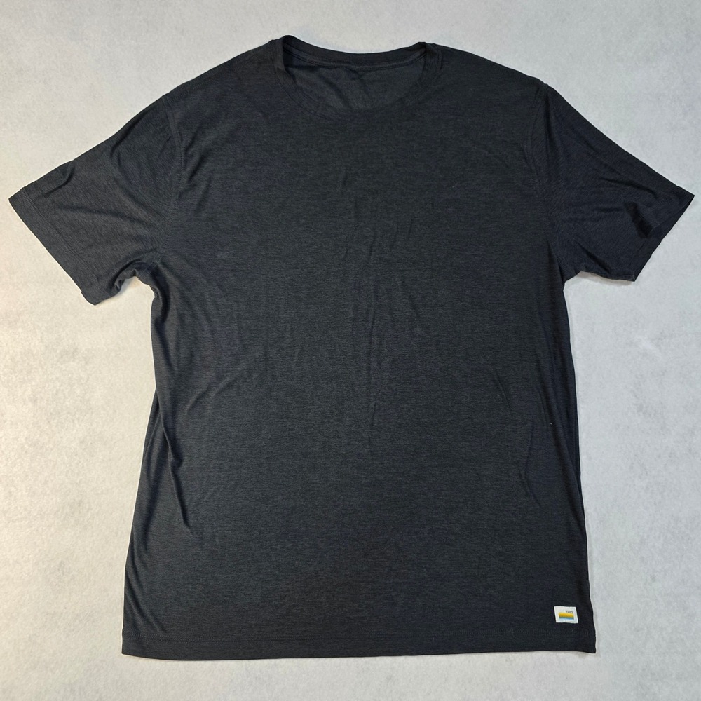 Vuori Strato Tech Tee Mens Medium Charcoal Heather Short Sleeve Shirt V126 - Picture 1 of 7